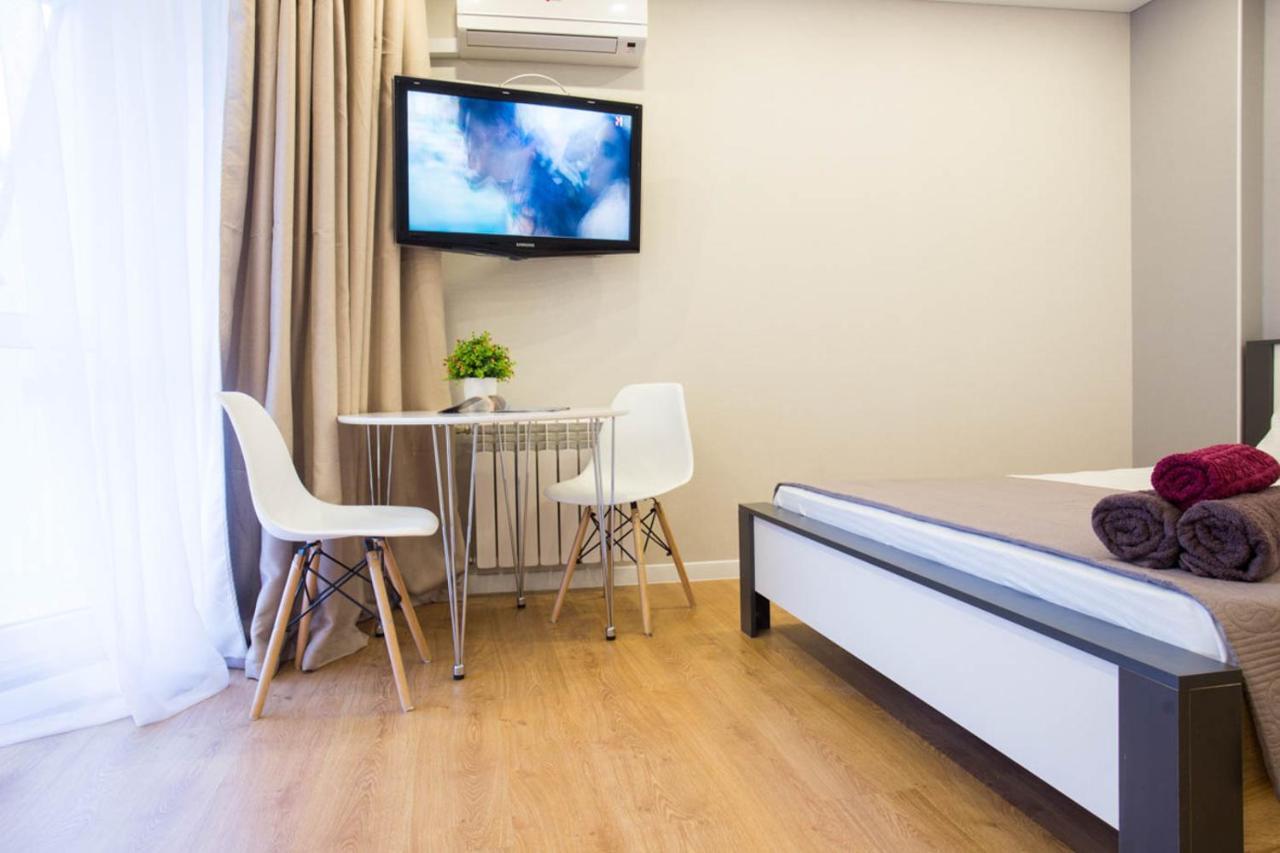 Studio Near Metro Yaroslava Mudroho, Universytet - Mykoly Khvylovoho Str 5-3 Харков Екстериор снимка