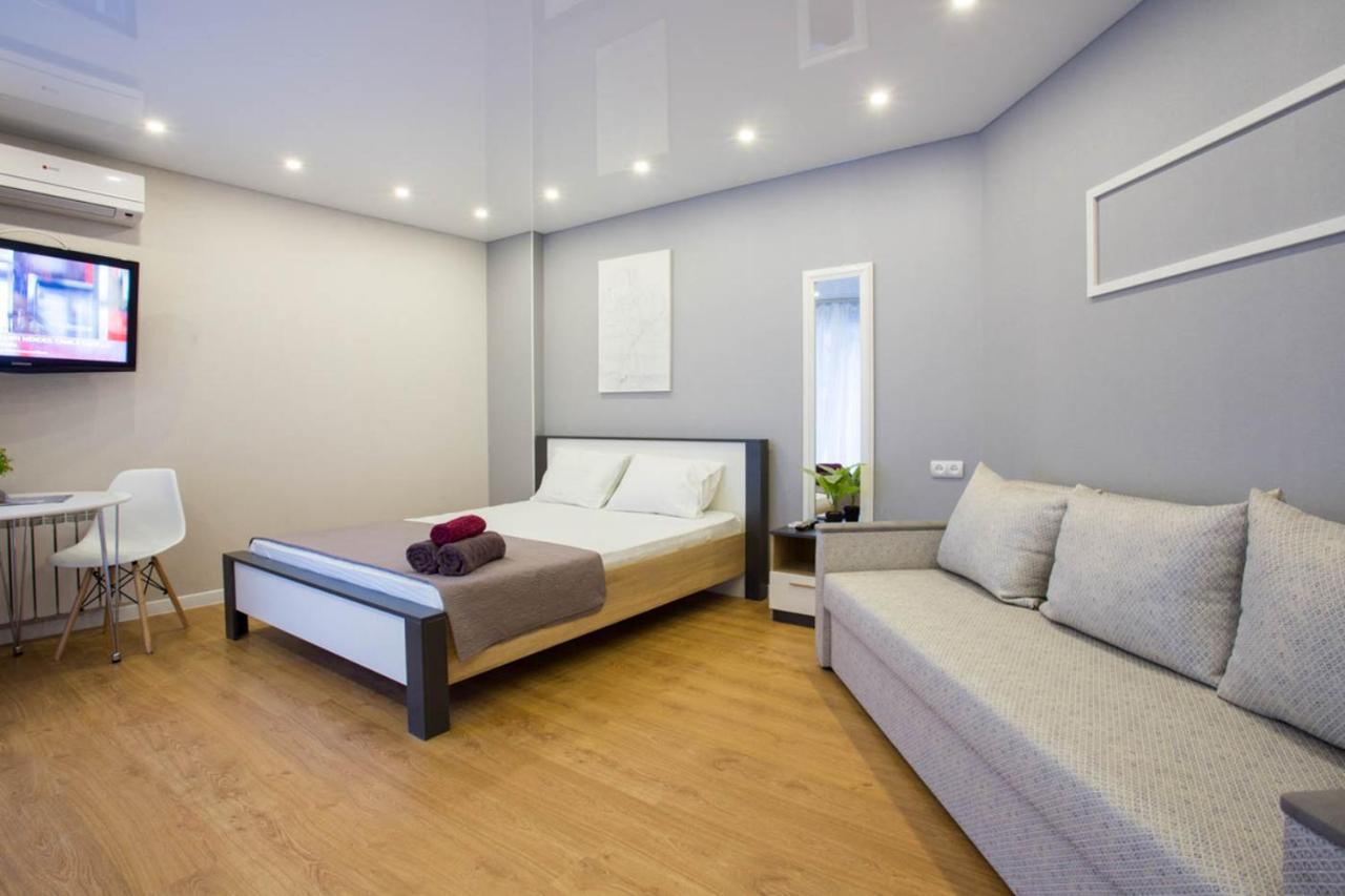 Studio Near Metro Yaroslava Mudroho, Universytet - Mykoly Khvylovoho Str 5-3 Харков Екстериор снимка